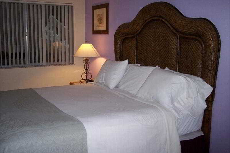 Cheston House - Clothing Optional All Male Guesthouse フォート・ローダーデール エクステリア 写真