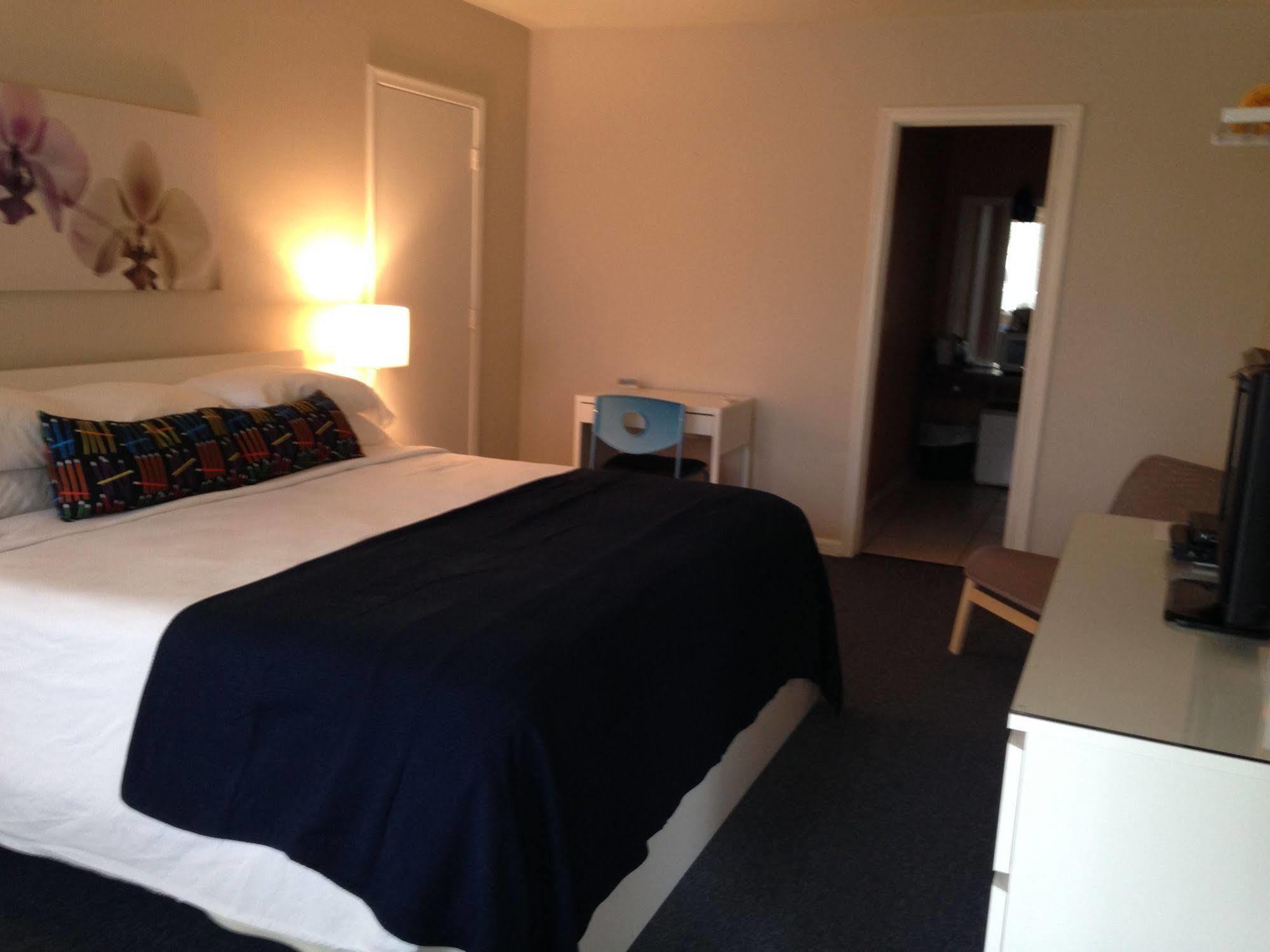 Cheston House - Clothing Optional All Male Guesthouse フォート・ローダーデール エクステリア 写真